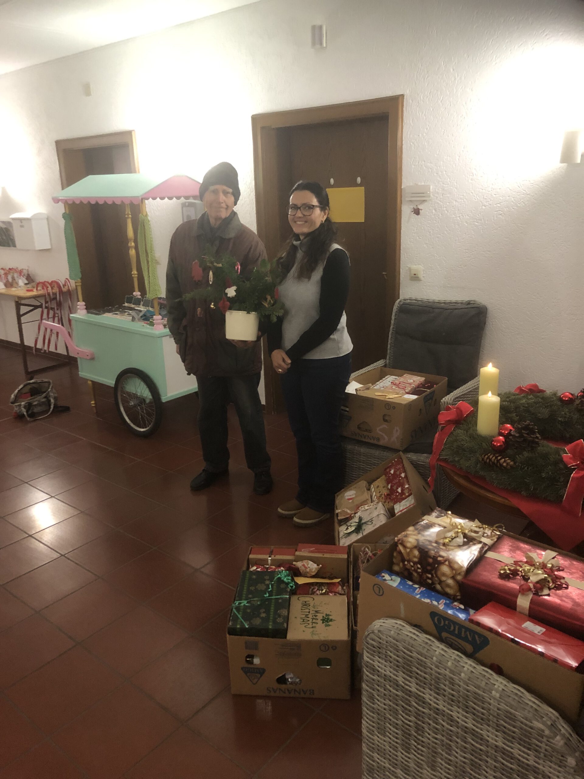 76 liebevoll verpackte Geschenke für Bewohner des Bürgerspitals